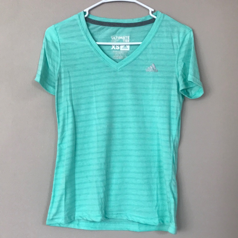 Athletic v-neck top